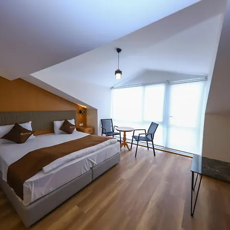 Ruby Royal Hotel 2*